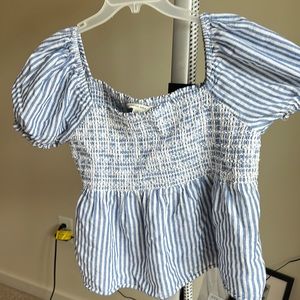 American eagle shirt with puff sleeves